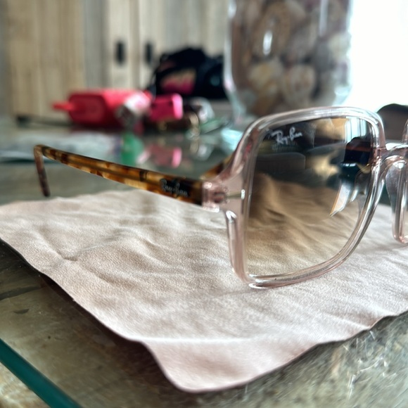 Ray Ban Square II polished transparent pink sunglasses. Case included. - Picture 5 of 9